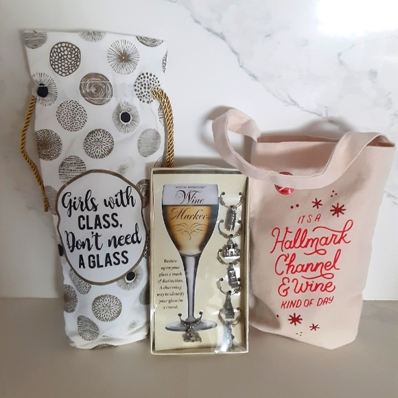 🆕️ Wine Bags and Wine Glass Charm Markers Gift Set - Picture 2 of 13